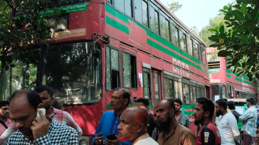 গাজীপুরে বনভোজনের বাসে বিদ্যুতায়িত হয়ে ইসলামিক ইউনিভার্সিটির ৩ শিক্ষার্থীর মৃত্যু