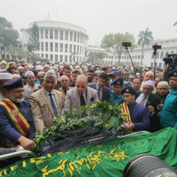 হাসান আরিফের প্রতি প্রধান বিচারপতির শ্রদ্ধা