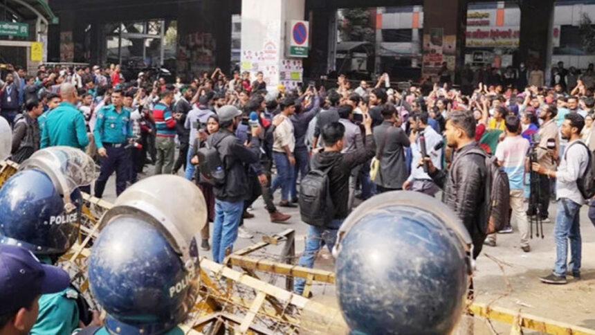 বিডিআর বিদ্রোহ: তিন দাবিতে যমুনায় পদযাত্রা, শাহবাগে আটকে দিলো পুলিশ