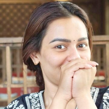 ‘আমি কাঁদছি, রুনা লায়লা আমাদের গানটি শেয়ার করেছেন’