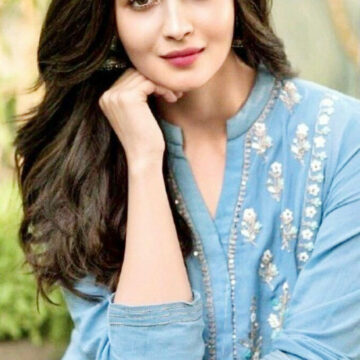 আলিয়ার কান উৎসবে অভিষেক